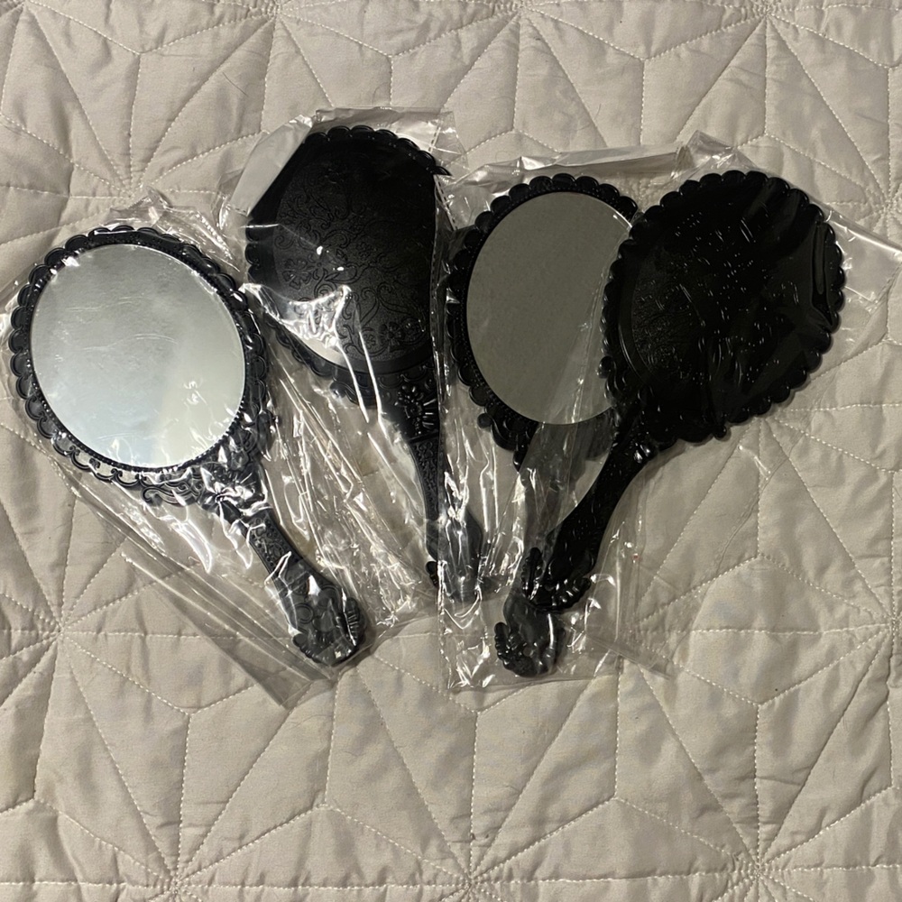 Vintage-Style Handheld Mirror - Black set of 4